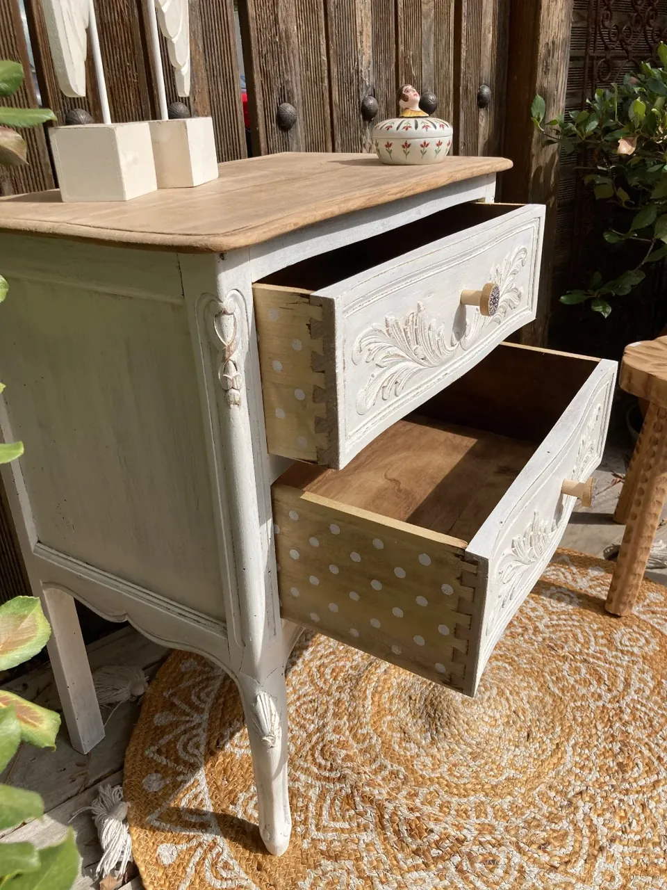 Adorable petite commode ou console blanc patiné  meuble vintage relooke en bois massif