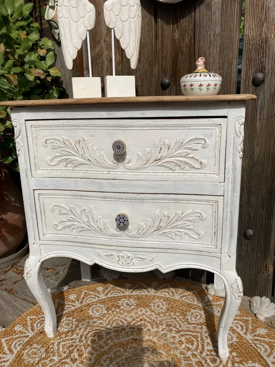 Adorable petite commode ou console blanc patiné  meuble vintage relooke en bois massif