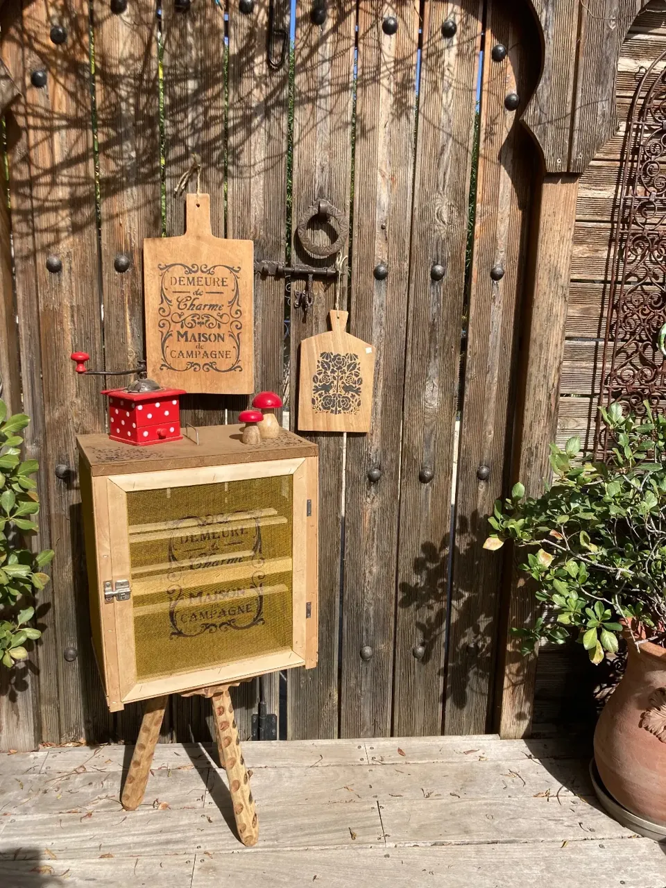 Garde manger vintage decor porte / 80€ Piece  meuble vintage relooke en bois massif