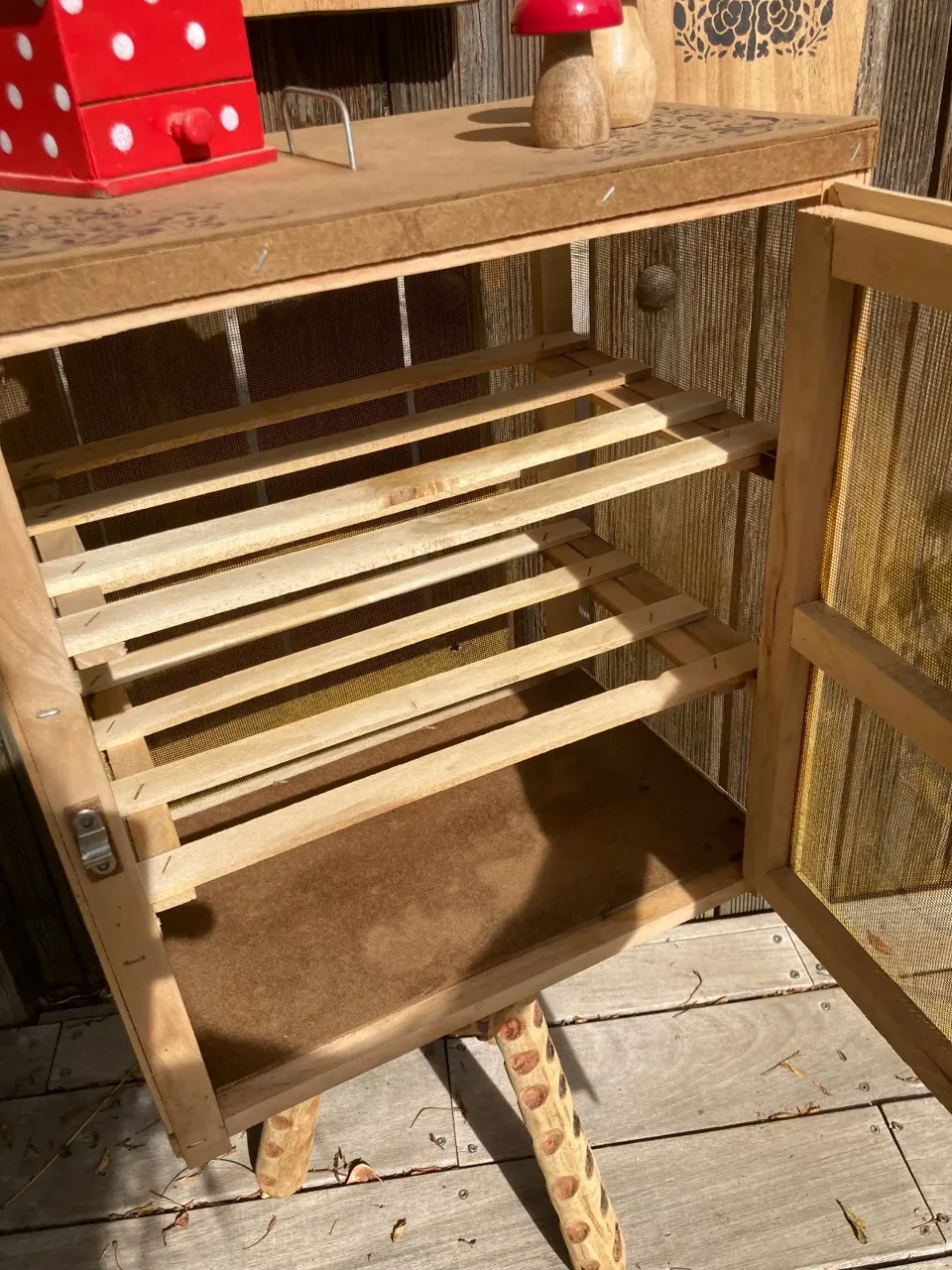 Garde manger vintage decor porte / 80€ Piece  meuble vintage relooke en bois massif