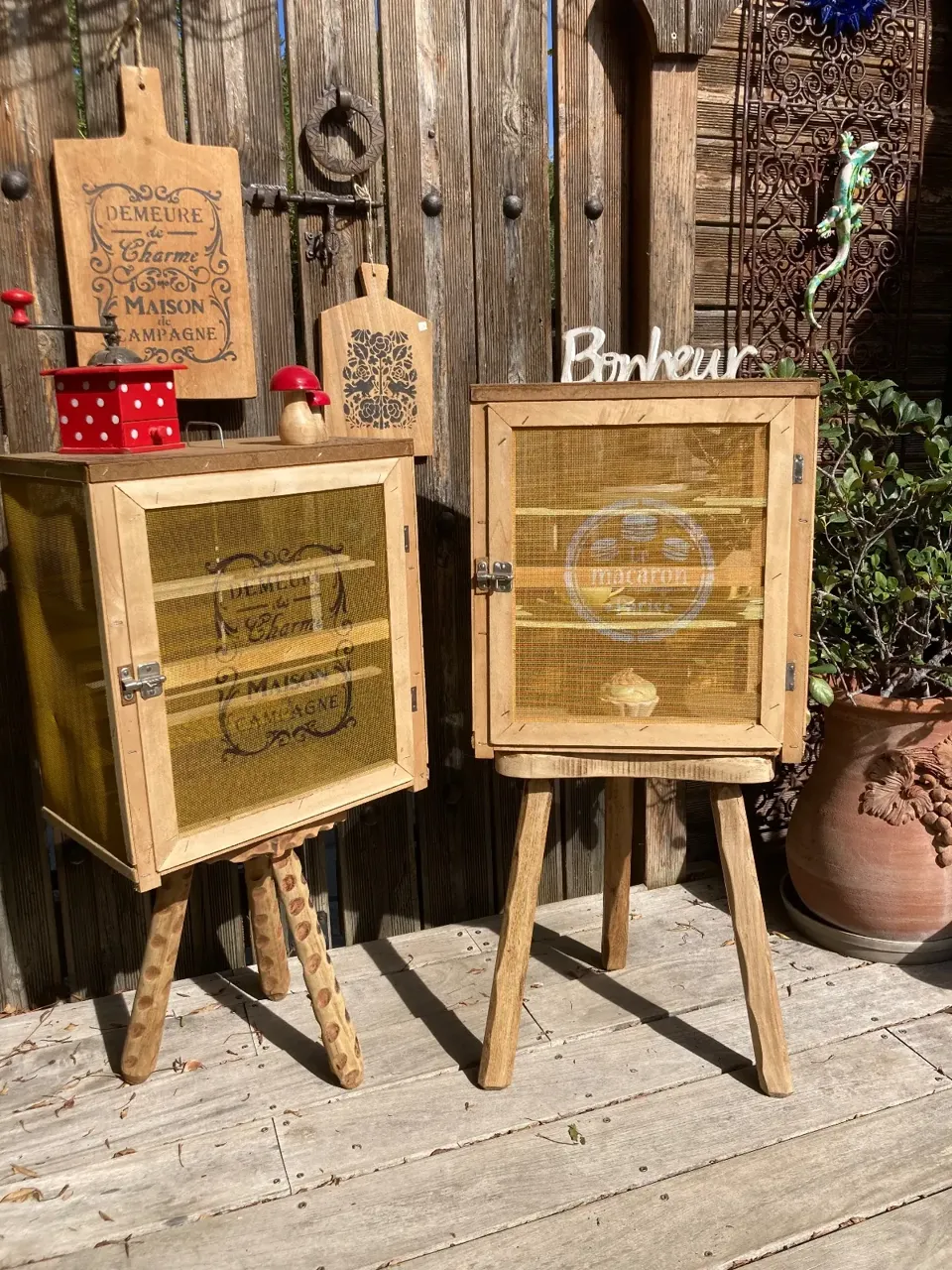 Garde manger vintage decor porte / 80€ Piece  meuble vintage relooke en bois massif