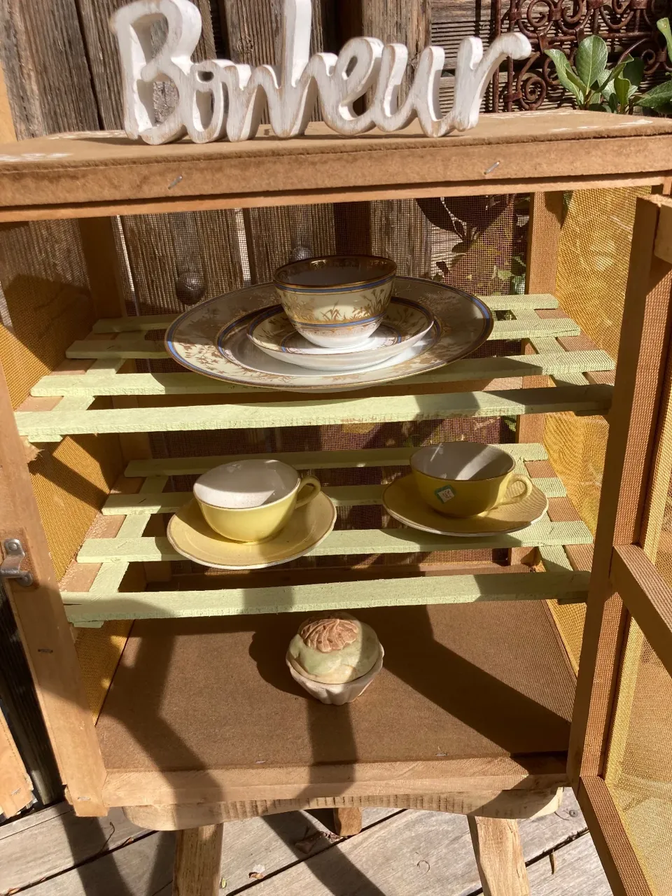 Garde manger vintage decor porte / 80€ Piece  meuble vintage relooke en bois massif