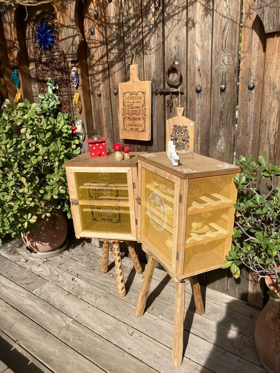 Garde manger vintage decor porte / 80€ Piece  meuble vintage relooke en bois massif