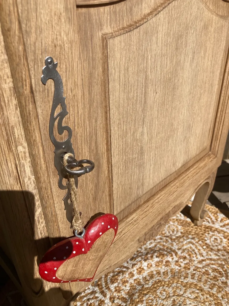 Joli buffet confiturier CHENE MASSIF ! Superbe  meuble vintage relooke en bois massif