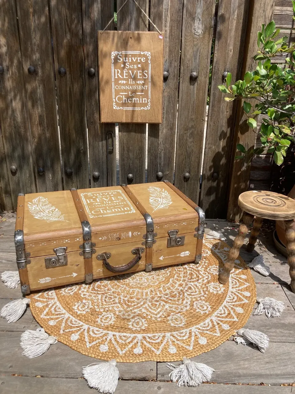 Jolie malle valise ancienne relookee boheme  meuble vintage relooke en bois massif