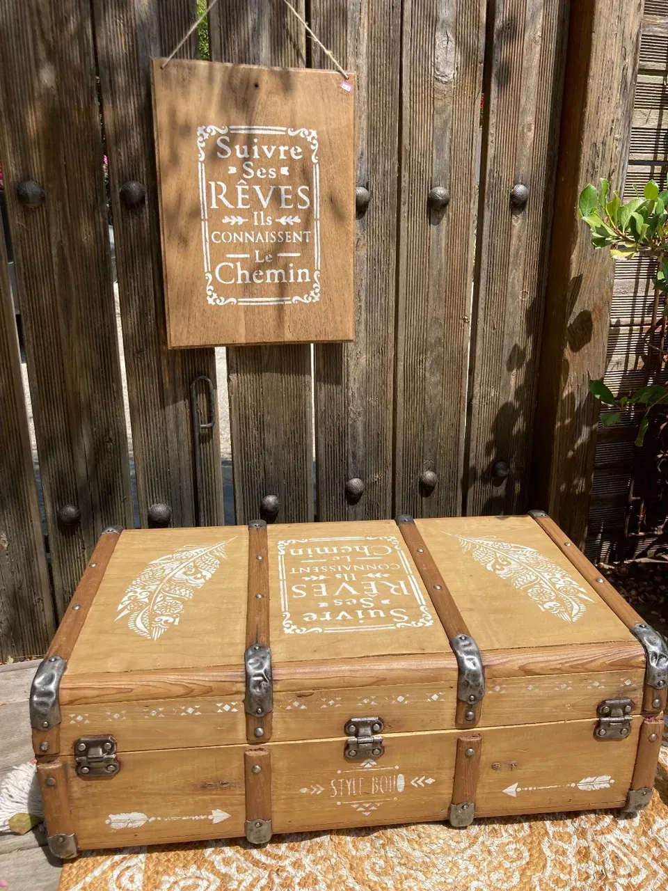 Jolie malle valise ancienne relookee boheme  meuble vintage relooke en bois massif