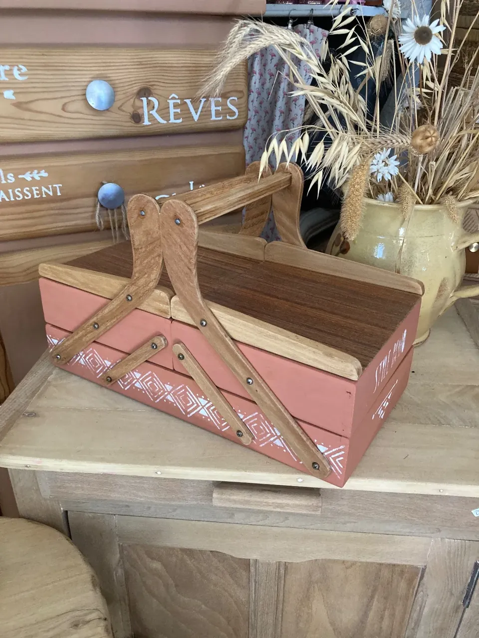 Mini travailleuse ou boîte à couture / bijoux bohème  meuble vintage relooke en bois massif
