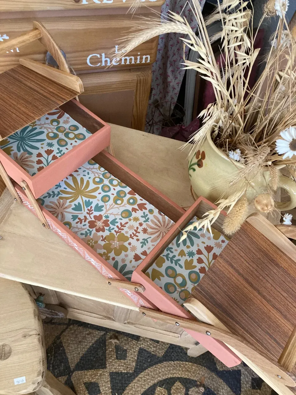 Mini travailleuse ou boîte à couture / bijoux bohème  meuble vintage relooke en bois massif