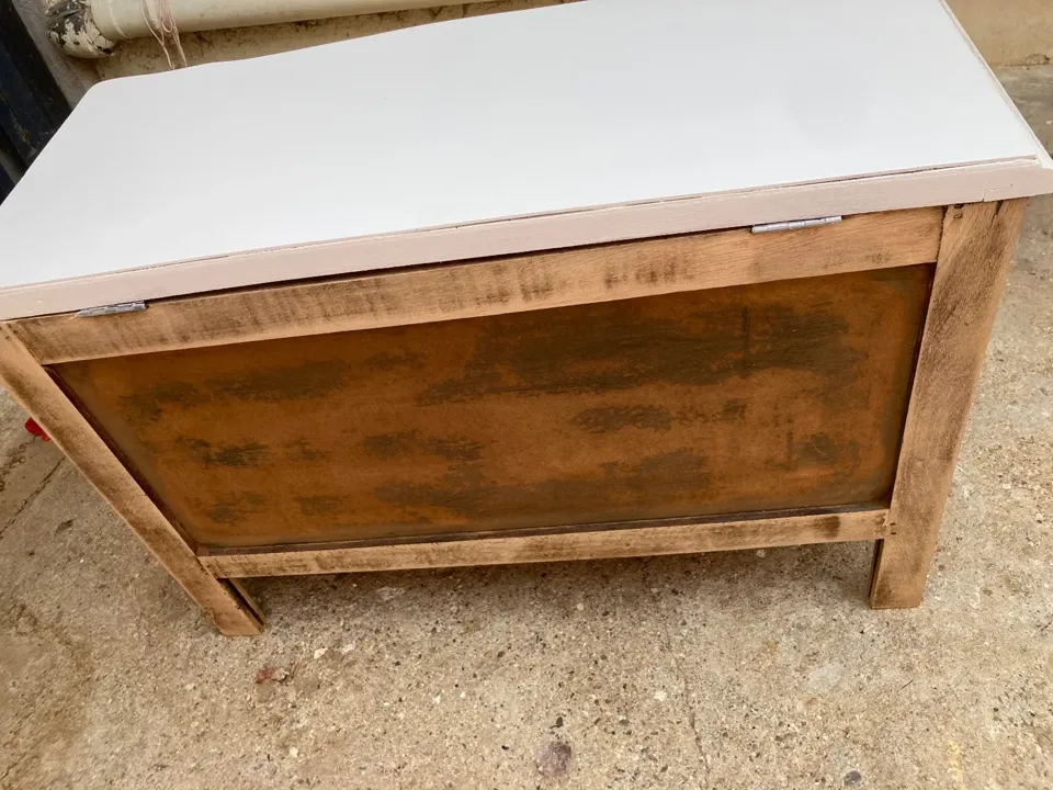 Petit coffre à jouets 🧸 vintage bois brut et coeur  meuble vintage relooke en bois massif