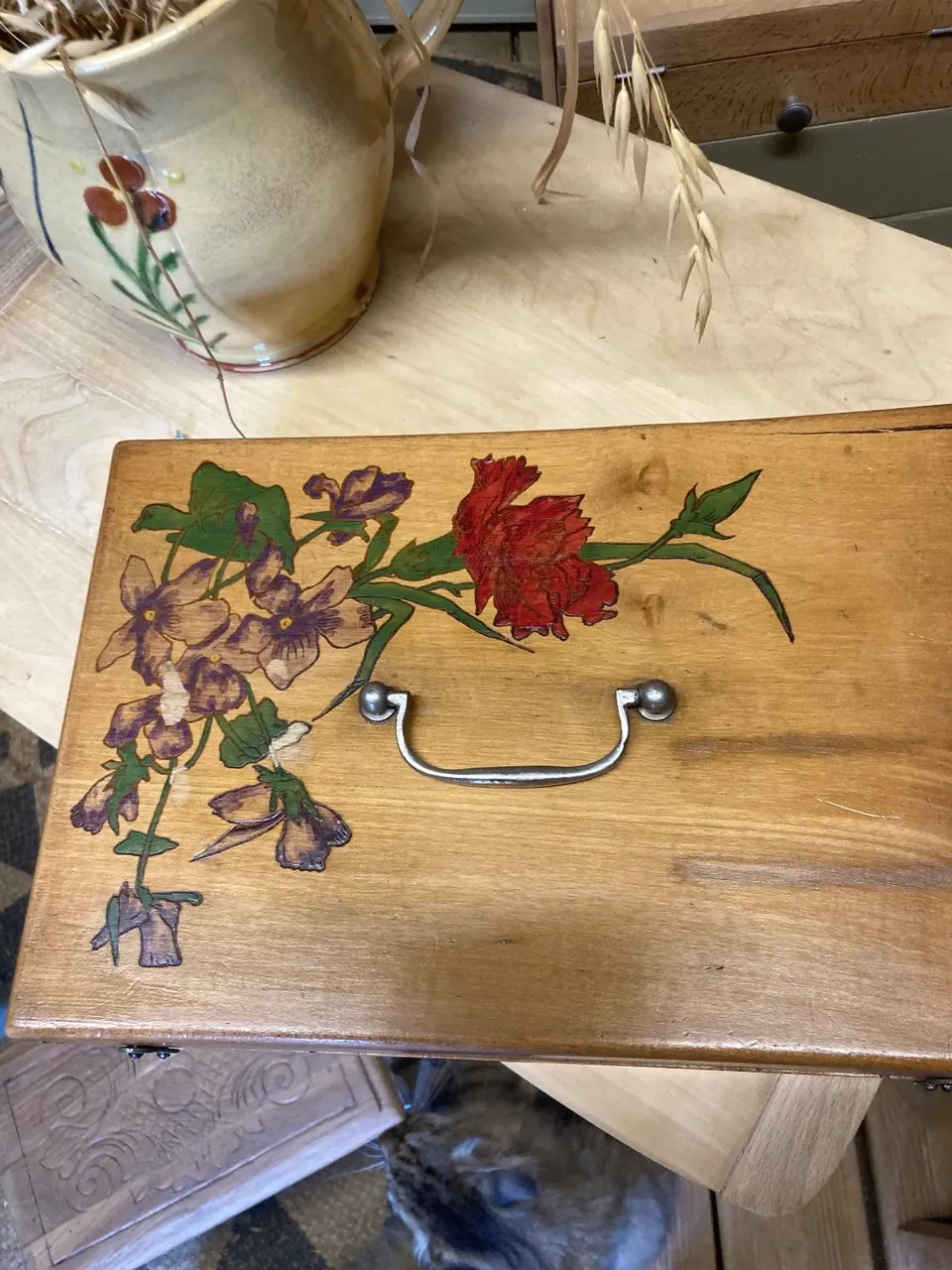Petite boîte ancienne peinture fleurs vintage  meuble vintage relooke en bois massif