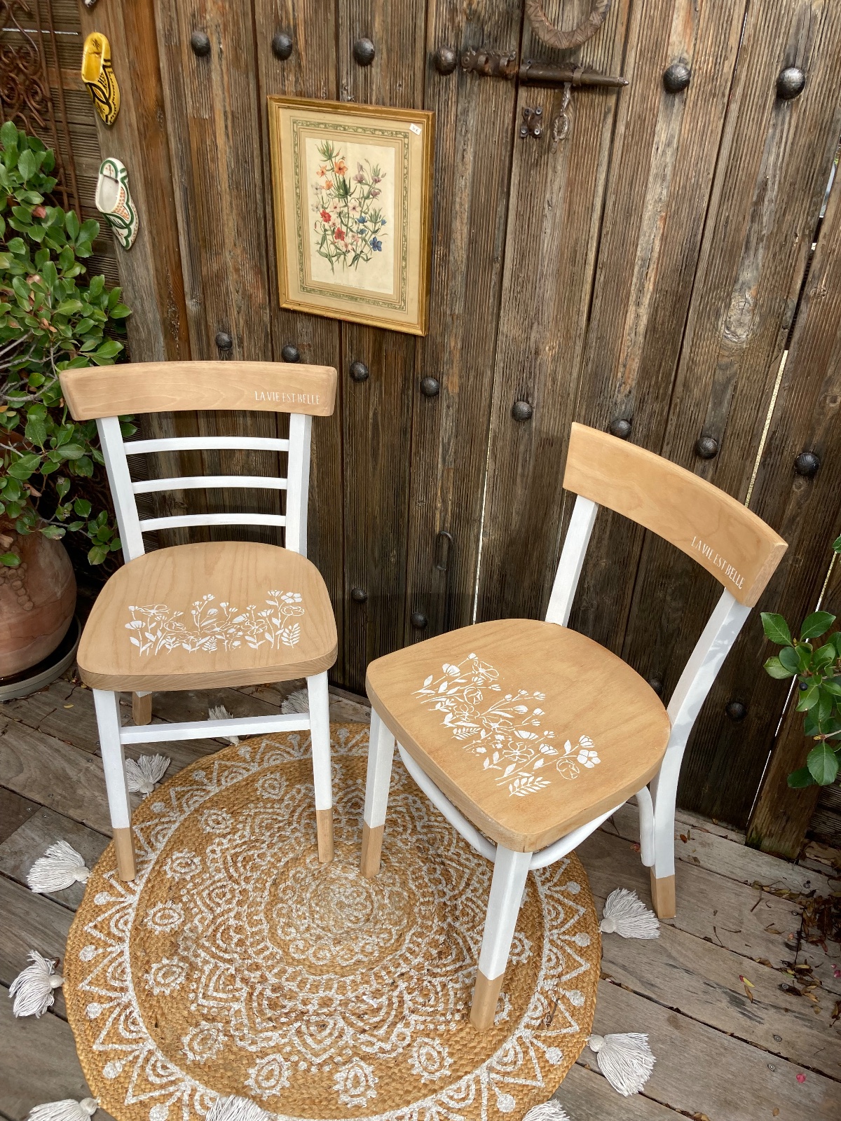 Lot de 2 chaises bistrot bohème blanc/fleurs  meuble vintage relooke en bois massif